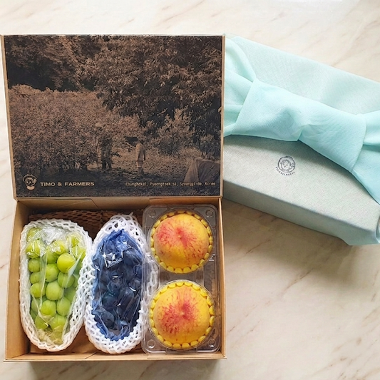 Summer Special Gift Set A: Yellow Peaches, Shine Muscat, Kyoho grapes - Last Chance!