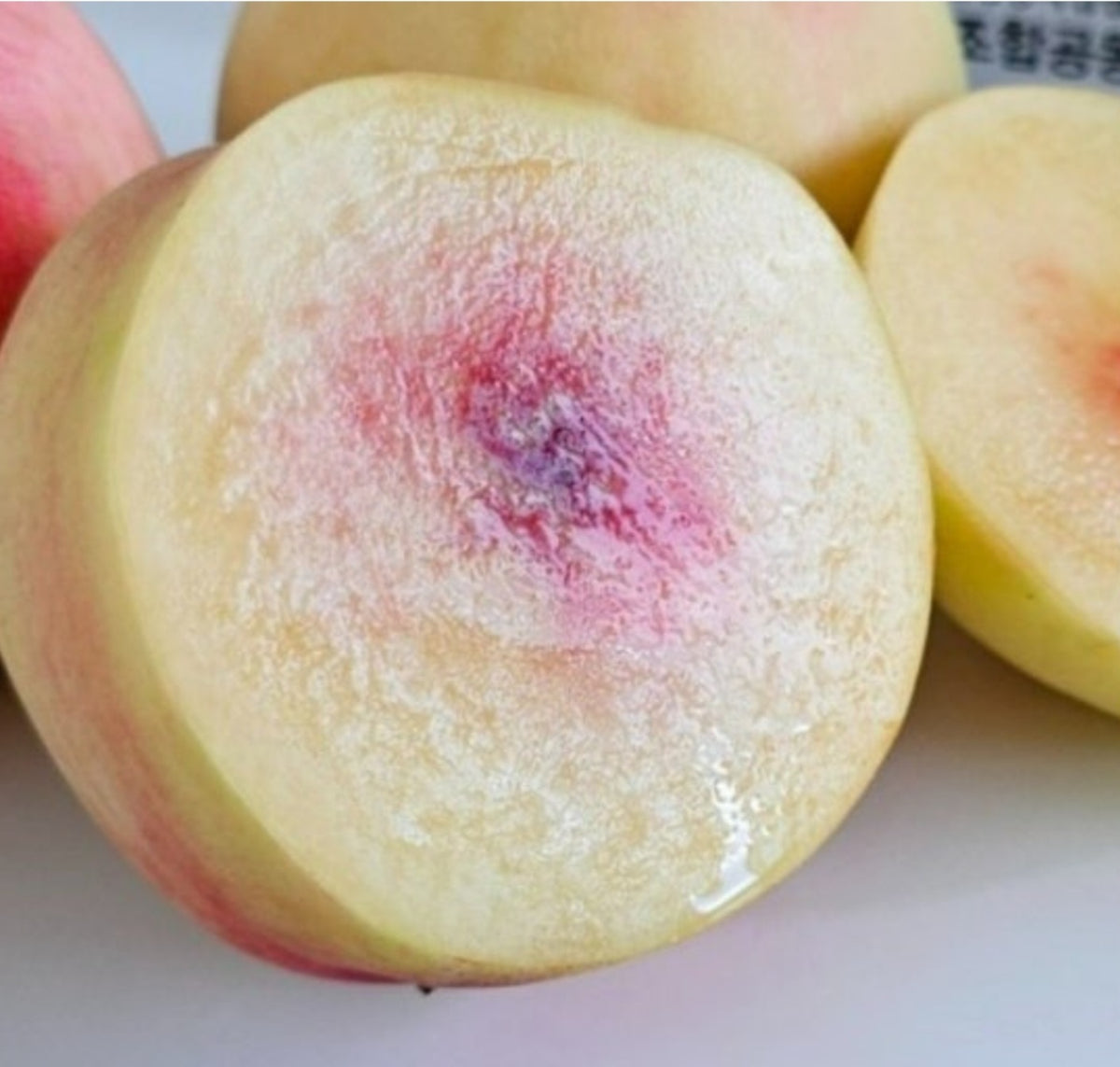 Premium GAP-certified Chewy Winter (Seol-Sungah) White Peaches 2.5kg (10EA M/Lpeaches) - Better Deal